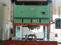 深圳五金冲压件订做厂-五金模具安装1