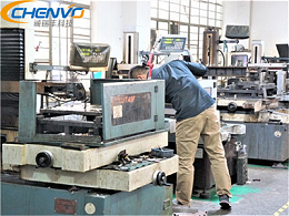 精密五金冲压模具加工跳废料，怎么解决？